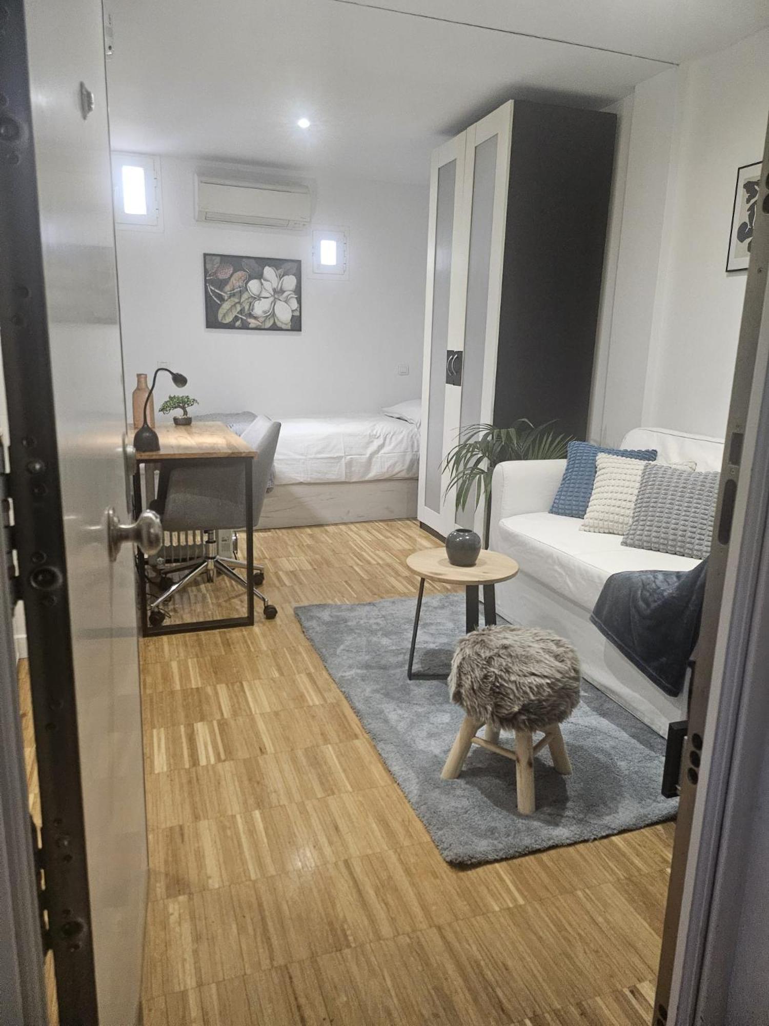 Compact Chic